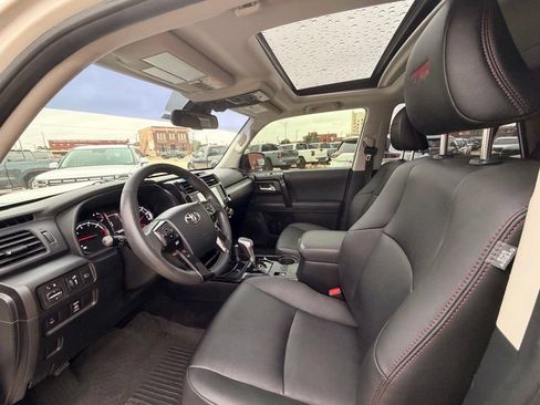 Used 2021 Toyota 4Runner TRD Off-Road Premium w/ Moonroof Package AWD/4WD image 11