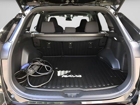Certified 2023 Toyota RAV4 SE AWD/4WD image 9