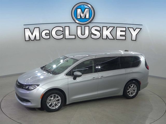 Used 2023 Chrysler Voyager LX FWD image 1