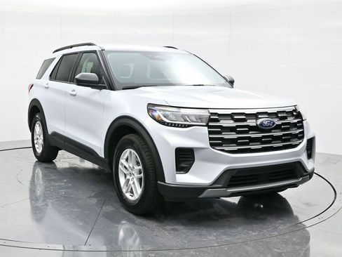 New 2026 Ford Explorer Active image 3