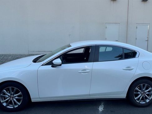Used 2020 MAZDA MAZDA3 Sedan FWD image 2