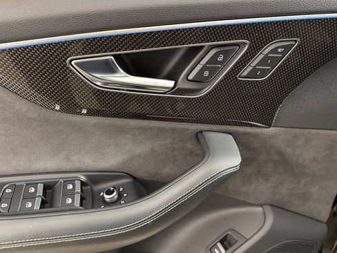 Used 2022 Audi SQ7 Premium Plus w/ SQ7 Executive Package image 10