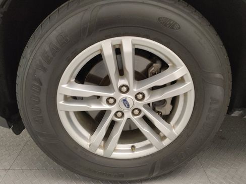 Used 2021 Ford Explorer XLT w/ Equipment Group 202A image 31