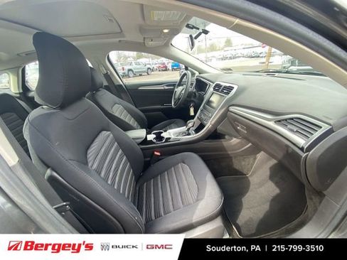 Used 2016 Ford Fusion SE image 31
