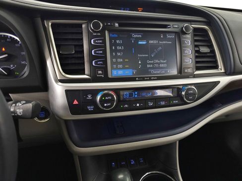 Used 2016 Toyota Highlander Limited Platinum AWD/4WD image 23