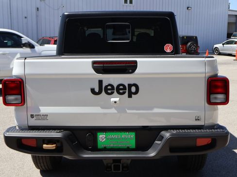 New 2026 Jeep Gladiator Sport AWD/4WD image 4
