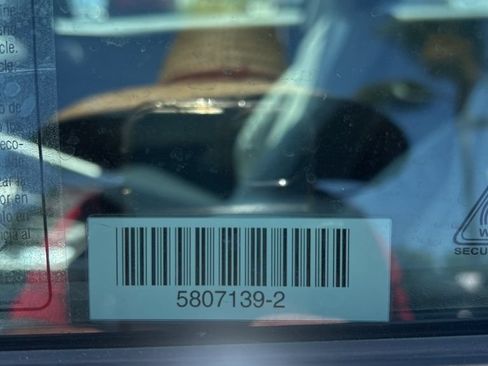 Used 2025 Hyundai Elantra Limited FWD image 2