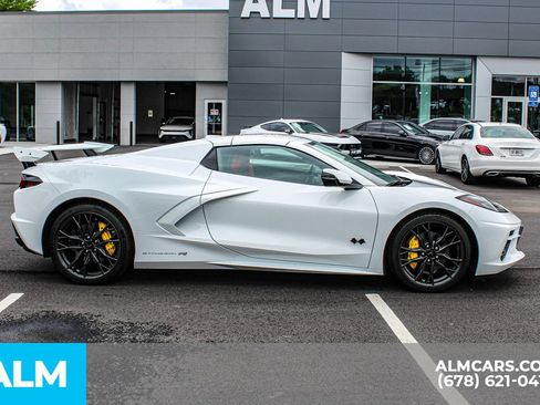 Used 2024 Chevrolet Corvette Stingray Convertible w/ 1LT RWD image 8