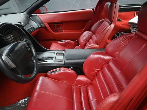 Used 1990 Chevrolet Corvette Coupe RWD image 17