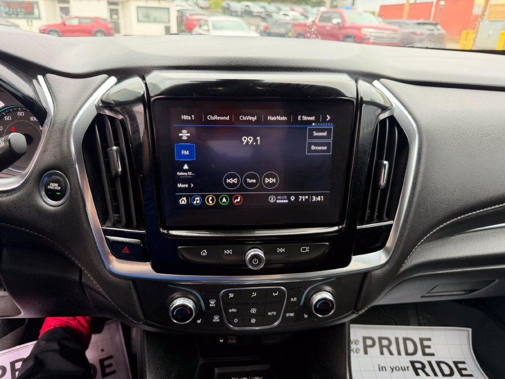 Used 2023 Chevrolet Traverse LT w/ LT Premium Package AWD/4WD image 18