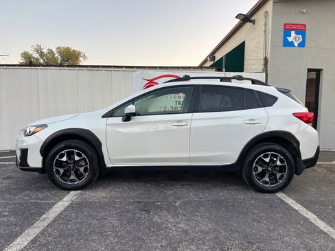 Used 2019 Subaru Crosstrek 2.0i Premium w/ Eyesight System image 2