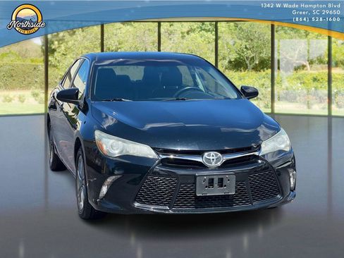 Used 2015 Toyota Camry SE FWD image 7