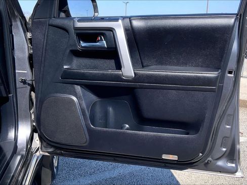 Used 2014 Toyota 4Runner Limited image 22
