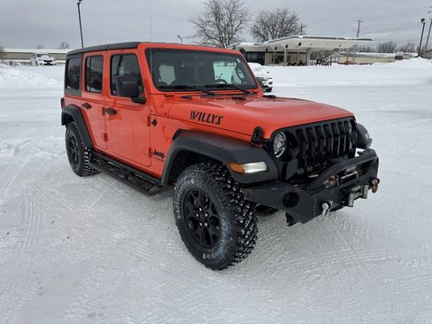 Used 2020 Jeep Wrangler Unlimited Willys image 7
