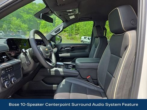 Used 2025 Chevrolet Tahoe Premier AWD/4WD image 2