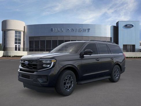 New 2026 Ford Expedition Active image 2