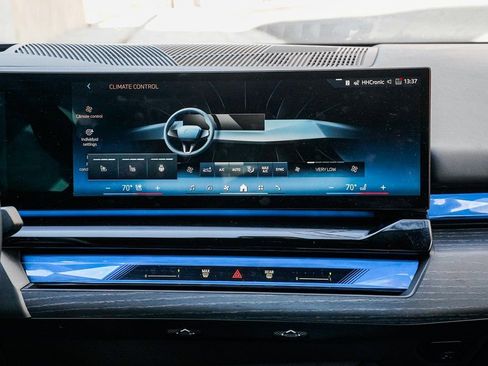 Used 2025 BMW i5 xDrive40 w/ M Sport Package image 13