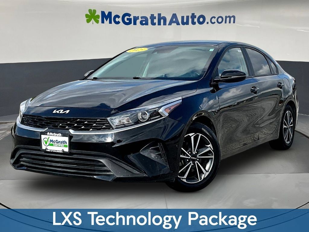 Used 2023 Kia Forte LXS w/ LXS Technology Package FWD image 3