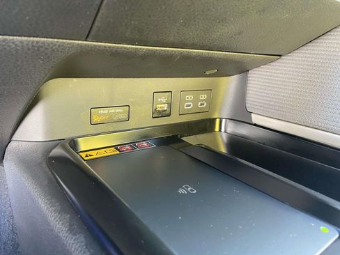 Used 2025 Toyota Camry SE FWD image 26