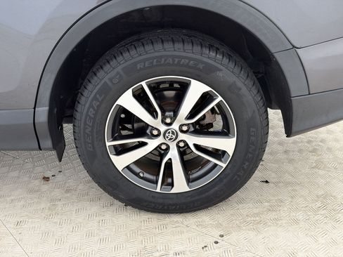 Used 2018 Toyota RAV4 XLE w/ Plus Extra Value Package AWD/4WD image 11