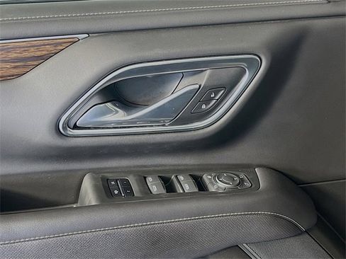 Used 2021 Chevrolet Tahoe Premier w/ Premium Package image 11