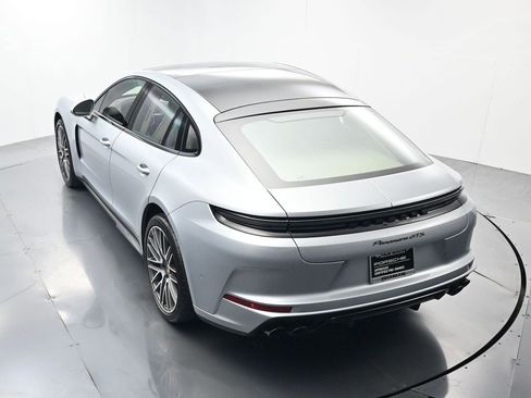 Certified 2026 Porsche Panamera GTS AWD/4WD image 39