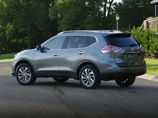 Used 2016 Nissan Rogue SL w/ SL Premium Package image 1