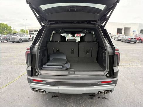 New 2026 Chevrolet Traverse LT w/ Sun and Wheel Package AWD/4WD image 15