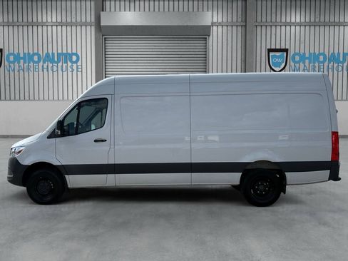 Used 2024 Mercedes-Benz Sprinter 3500 image 4