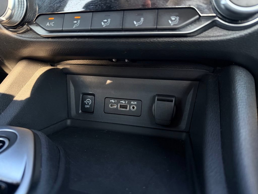 Used 2025 Nissan Sentra SV FWD image 21