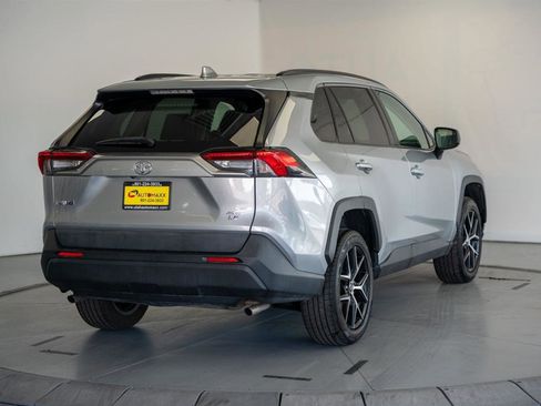 Used 2021 Toyota RAV4 LE AWD/4WD image 7
