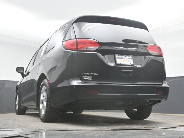 Used 2017 Chrysler Pacifica LX w/ Tire & Wheel Group FWD image 47