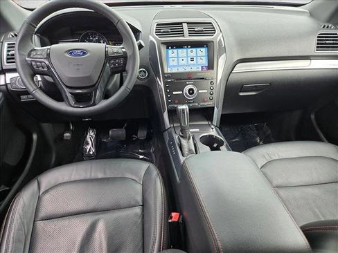 Used 2018 Ford Explorer Sport image 16