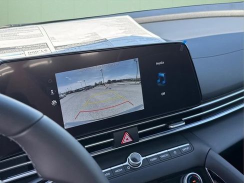 New 2026 Hyundai Elantra Limited FWD image 32