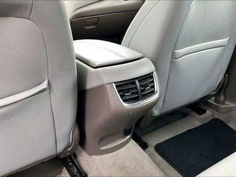 Used 2022 Chevrolet Malibu LT image 32