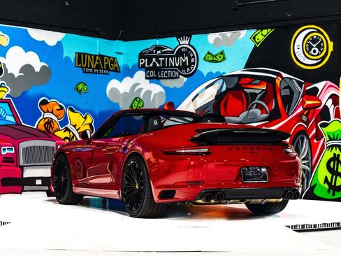 Used 2018 Porsche 911 Carrera image 7