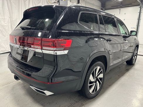 Used 2025 Volkswagen Atlas SE image 7