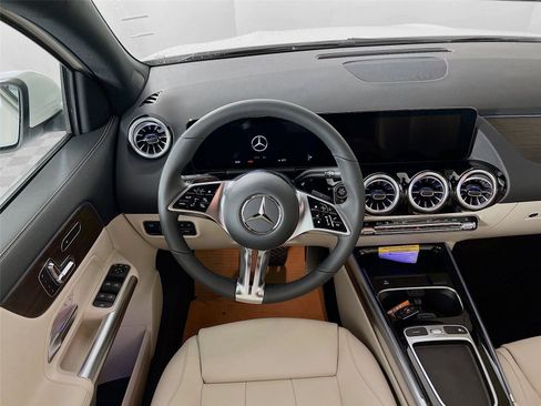 Certified 2026 Mercedes-Benz GLA 250 4MATIC image 19