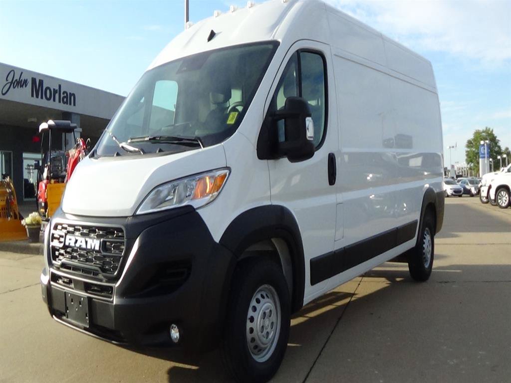 Used 2025 RAM ProMaster 2500 w/ Storage Group FWD image 2