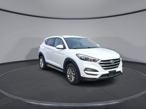 Used 2017 Hyundai Tucson SE image 2