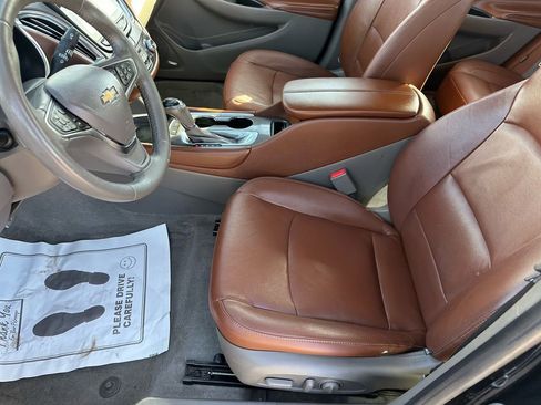 Used 2017 Chevrolet Malibu LT w/ Leather Package image 35