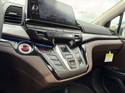 Certified 2026 Honda Odyssey Touring image 19