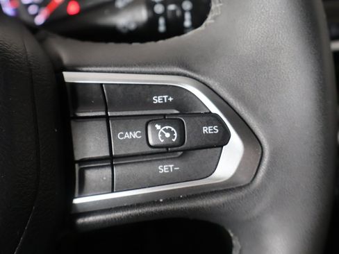 Used 2023 Jeep Compass Latitude image 36