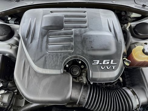 Used 2020 Chrysler 300 Touring image 38