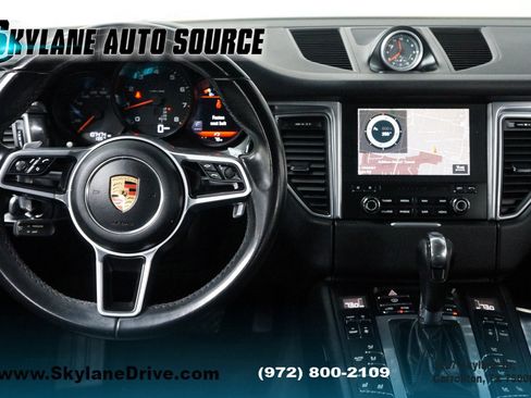 Used 2018 Porsche Macan Sport Edition image 10