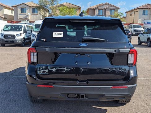 New 2024 Ford Explorer Base image 5