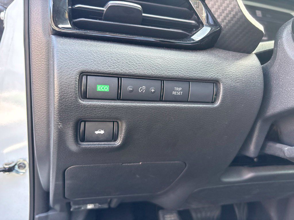 Used 2023 Nissan Sentra SR FWD image 17