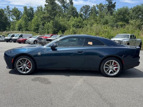 Used 2024 Dodge Charger Daytona Scat Pack w/ Plus Group AWD/4WD image 8