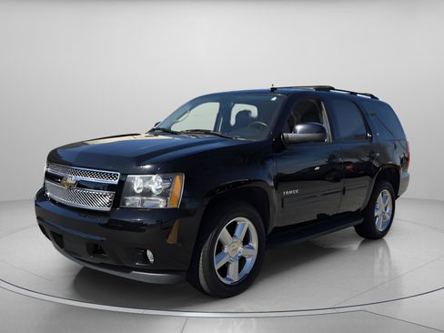 Used 2011 Chevrolet Tahoe LT w/ Luxury Package image 2