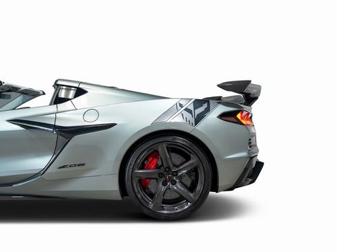 Used 2024 Chevrolet Corvette Z06 w/ Z07 Performance Package image 36